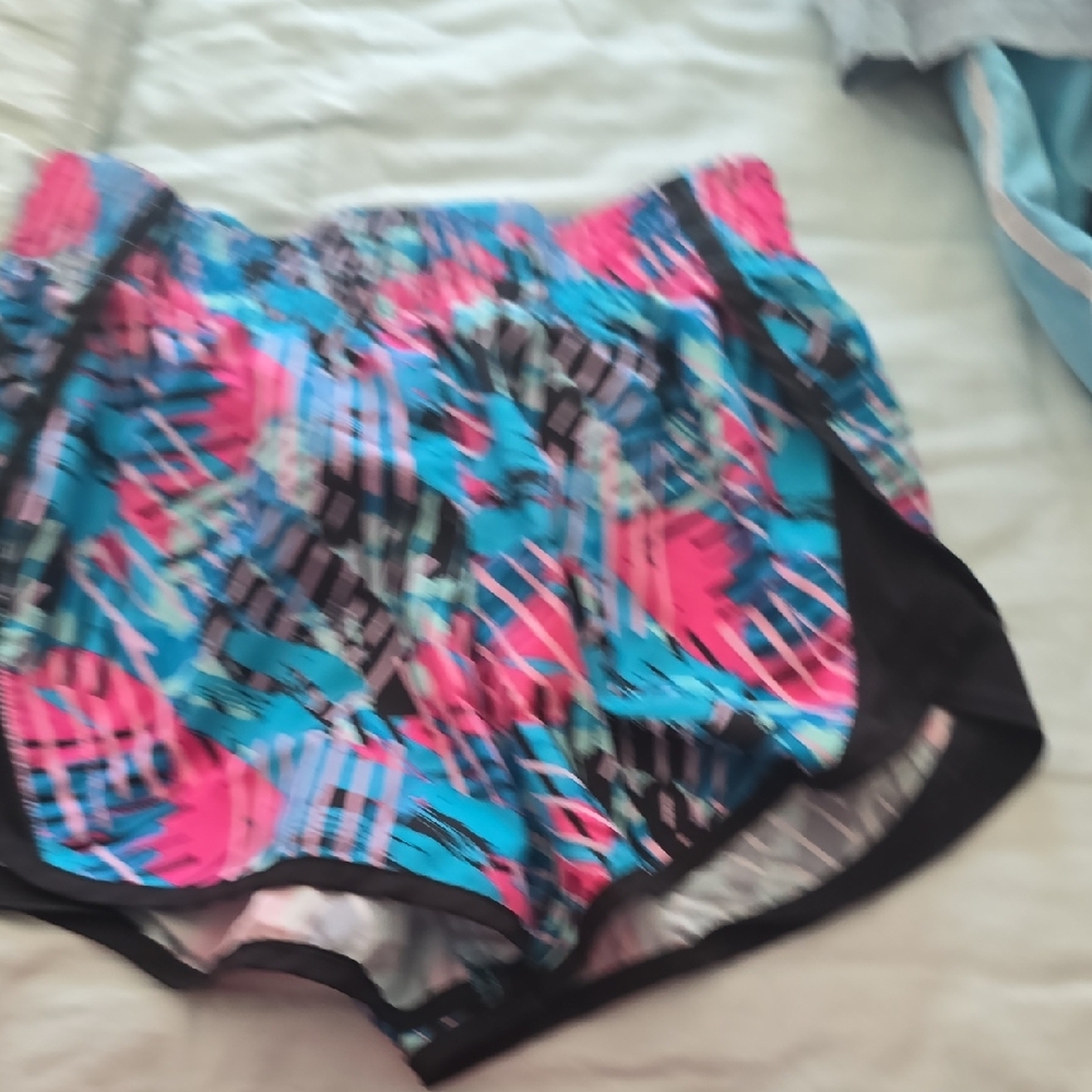 Colorful Patterned Shorts Collection - Picture 8 of 9